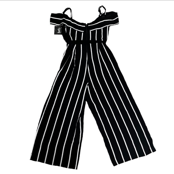 NWT By & By Wide Leg Capri Romper Size 1 Juniors Jumpsuit Striped Black White XS - Picture 2 of 12